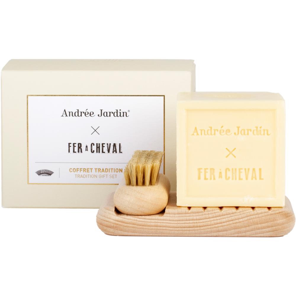 COFFRET SAVON + BROSSE A ONGLES