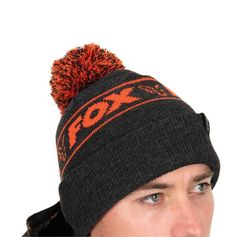 BONNET POMPON NOIR ORANGE