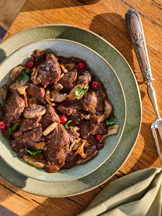 Civet de biche mariné à la gelée de groseilles rouges